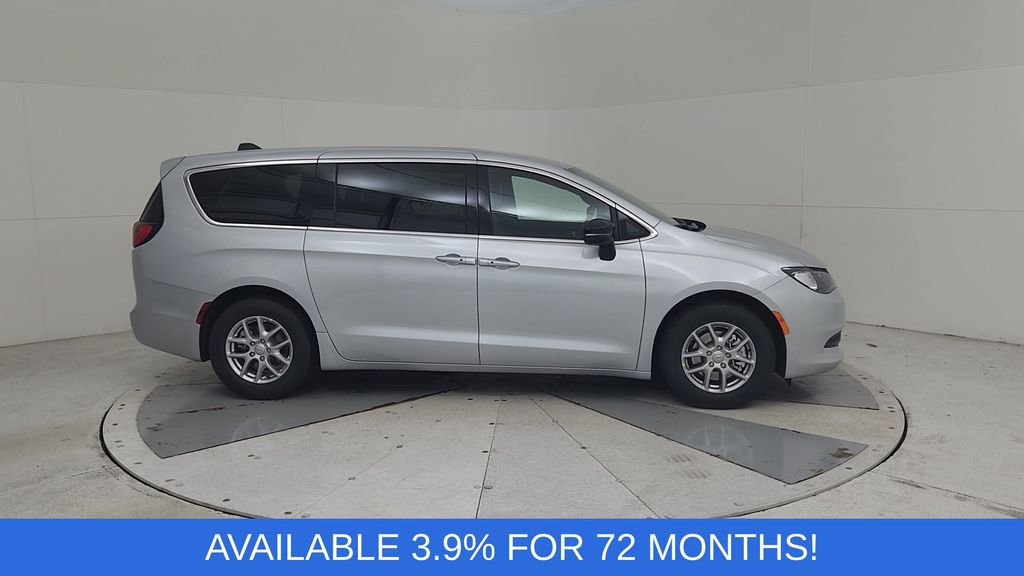 New 2026 Chrysler Voyager LX image 17