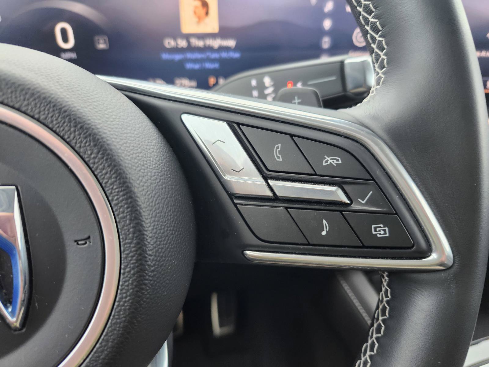Used 2025 Buick Envision Sport Touring AWD/4WD image 14