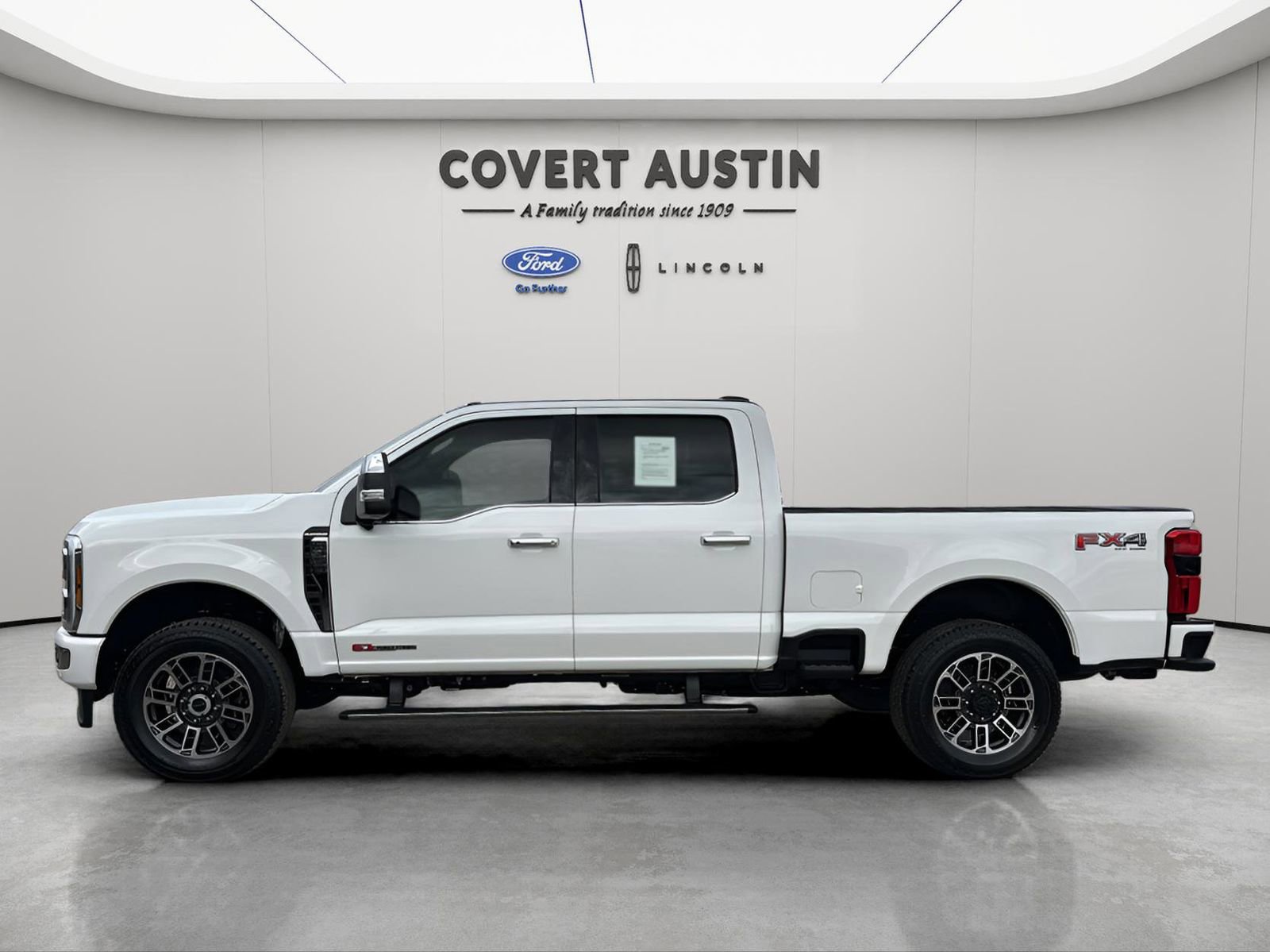 Used 2026 Ford F350 Platinum w/ Platinum Plus Package image 2