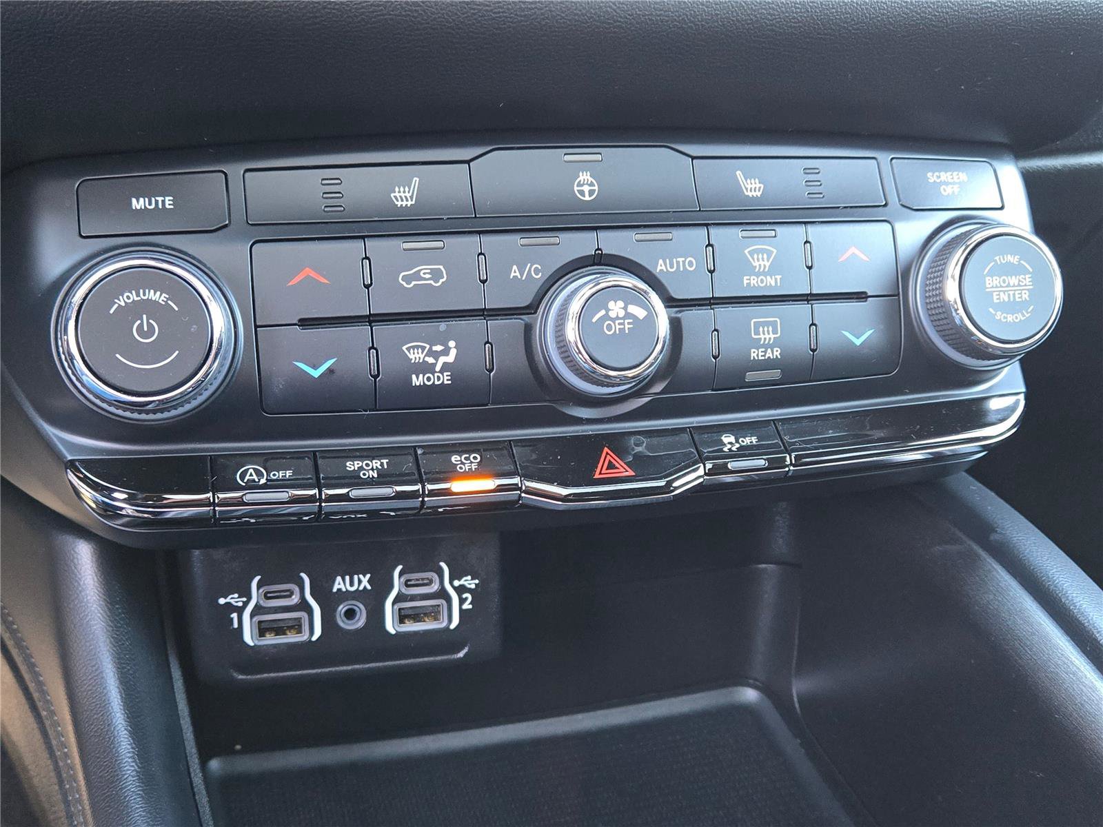 Used 2023 Dodge Durango SXT w/ SXT Blacktop Group image 27