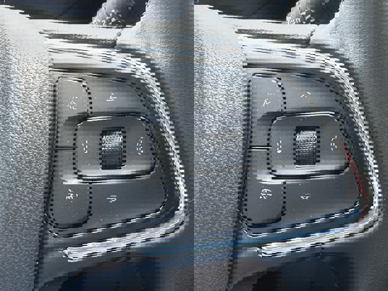 Used 2024 Buick Envista Sport Touring w/ Convenience I Package image 32