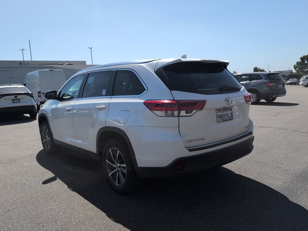 Certified 2019 Toyota Highlander XLE FWD image 7