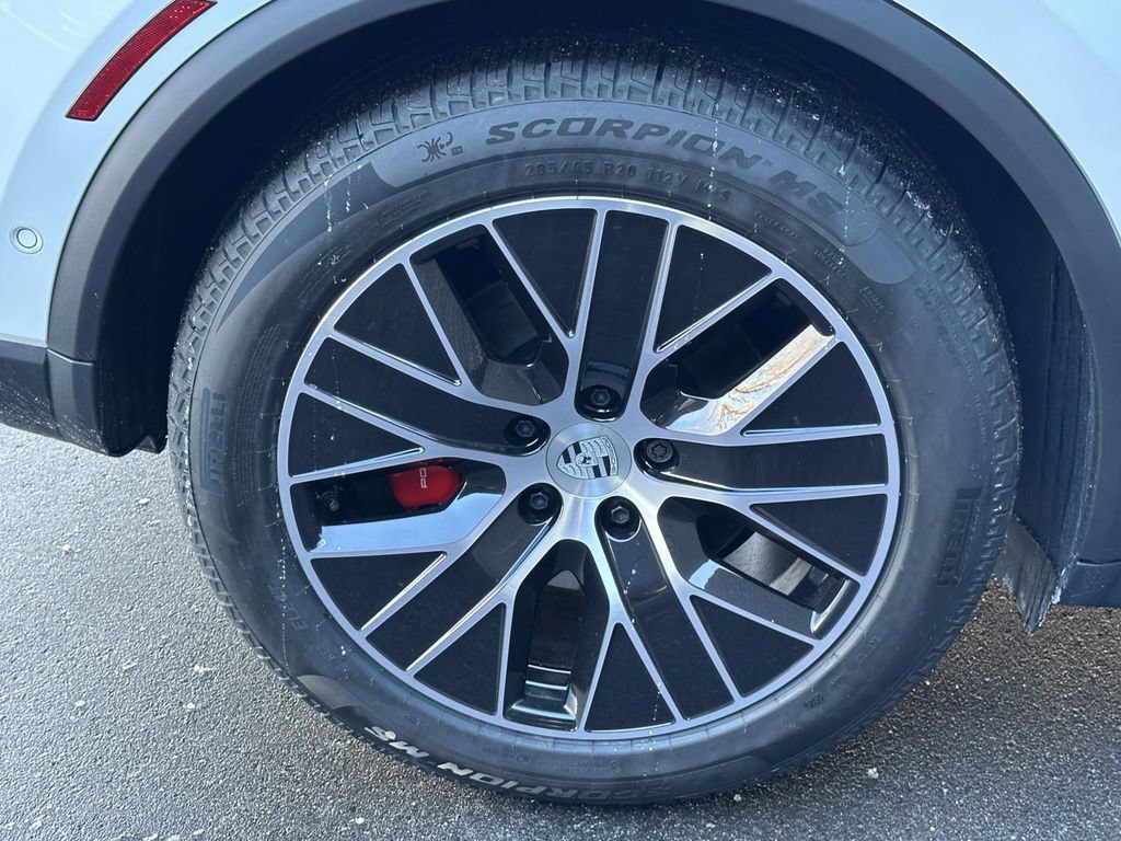 New 2025 Porsche Macan 4S Electric AWD/4WD image 9