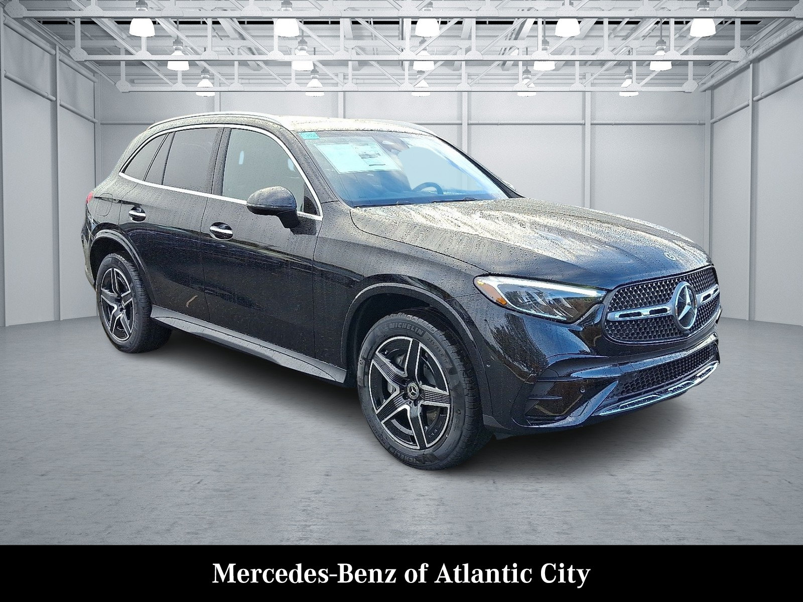 Used 2026 Mercedes-Benz GLC 300 4MATIC image 1