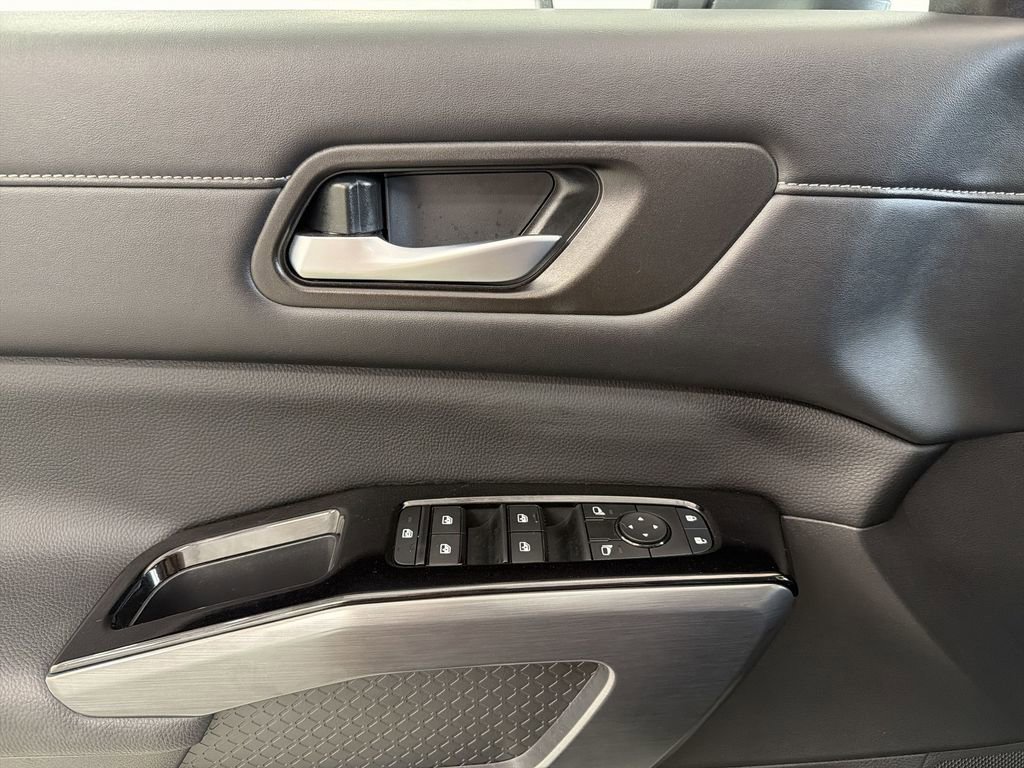 Certified 2024 Nissan Pathfinder SL image 26