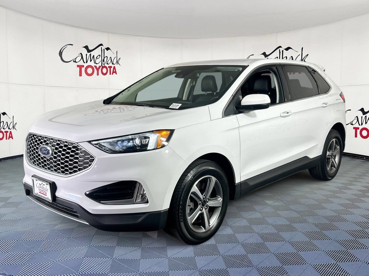 Used 2023 Ford Edge SEL w/ Convenience Package AWD/4WD image 2