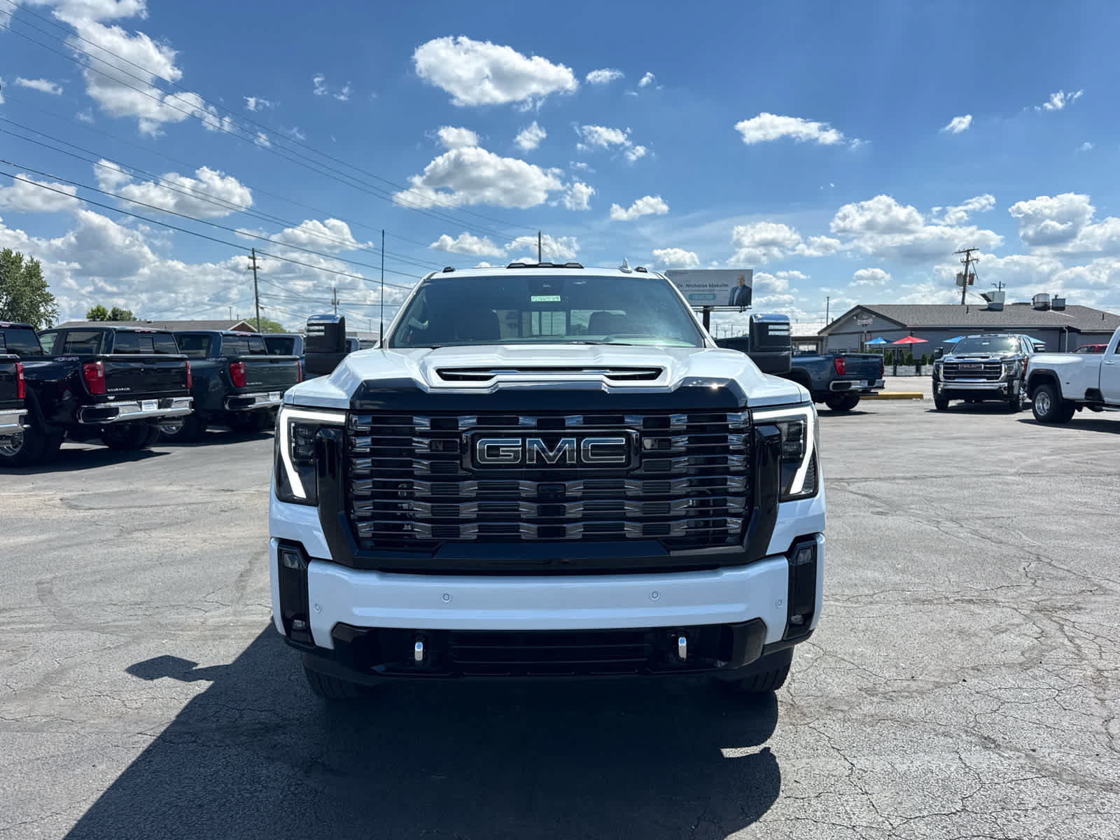 New 2026 GMC Sierra 3500 Denali Ultimate w/ LPO, Black Badging Package AWD/4WD image 8