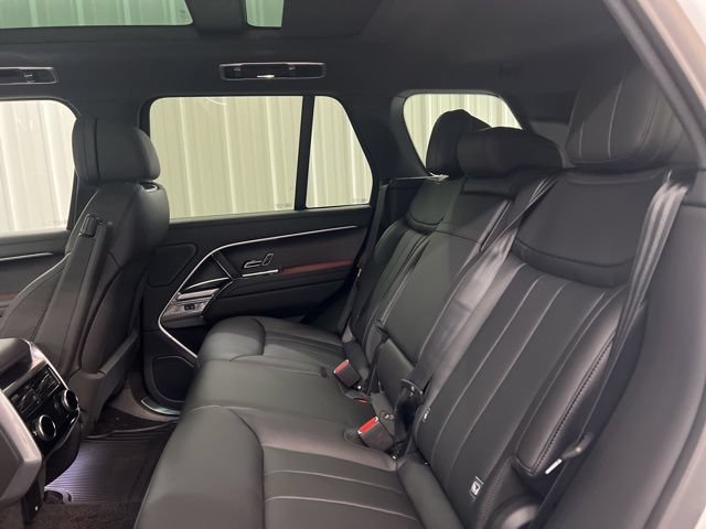 Certified 2025 Land Rover Range Rover SE AWD/4WD image 13