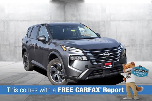 Used 2024 Nissan Rogue SV image 2