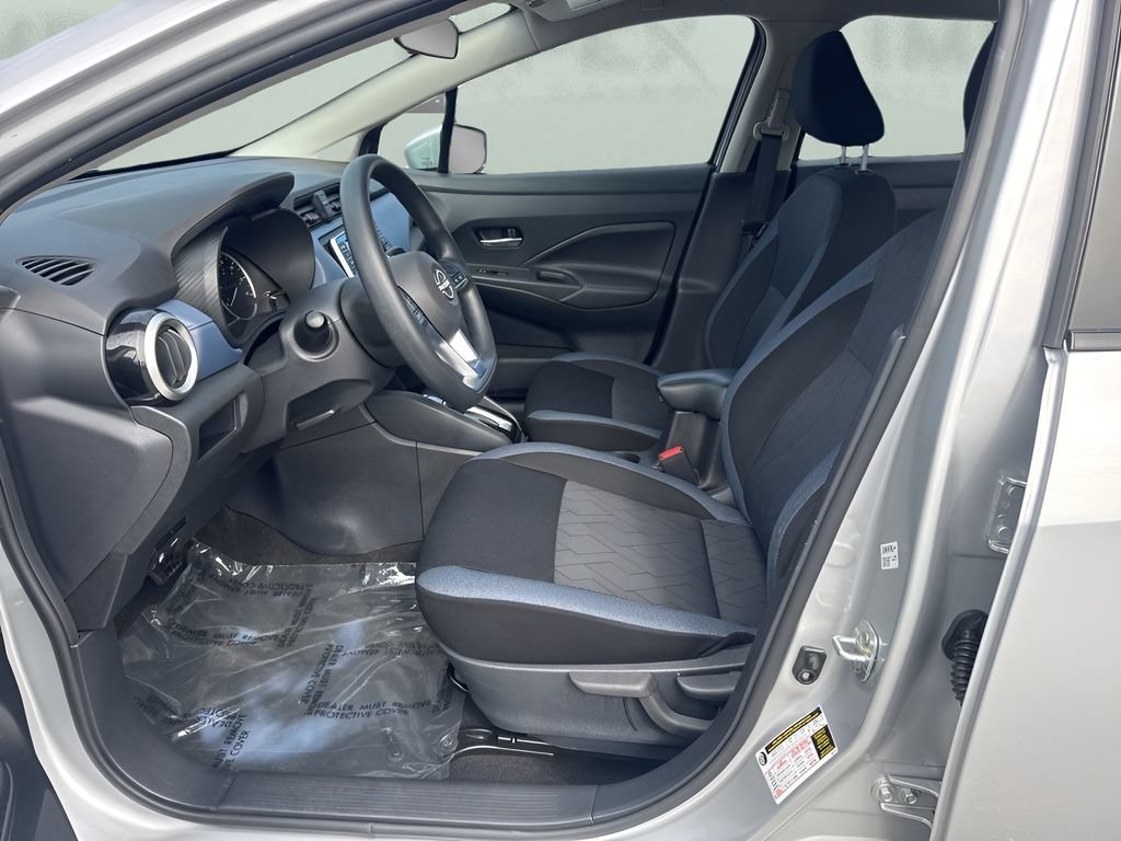 Used 2025 Nissan Versa SV FWD image 9