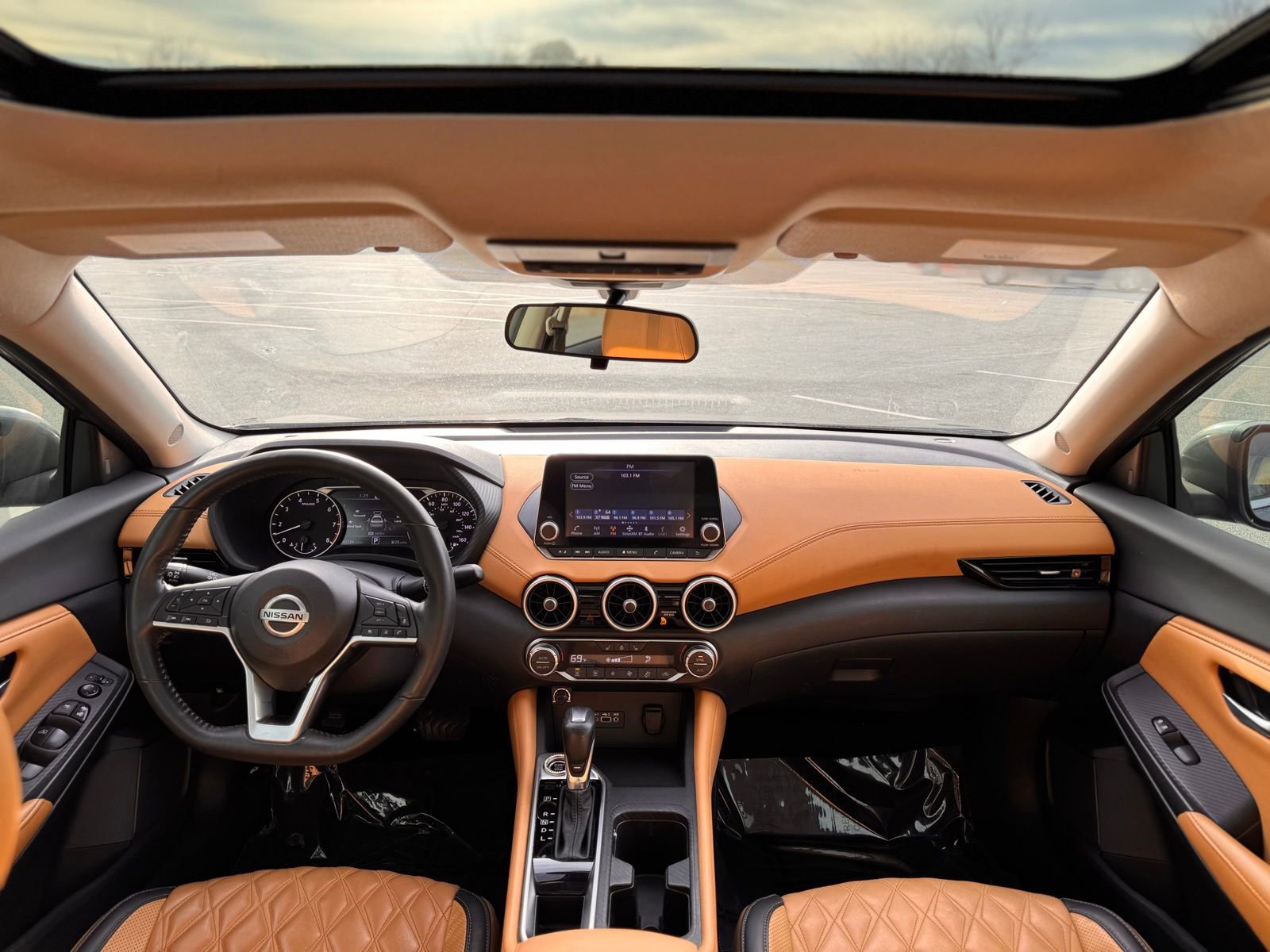 Used 2022 Nissan Sentra SV w/ SV Premium Package image 26