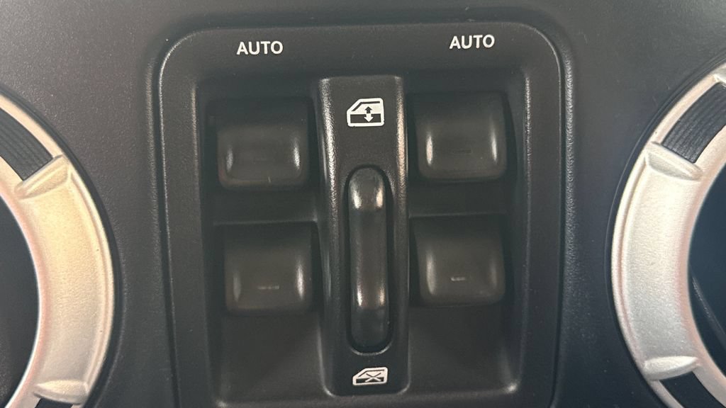 Used 2013 Jeep Wrangler Unlimited Rubicon w/ Dual Top Group AWD/4WD image 33
