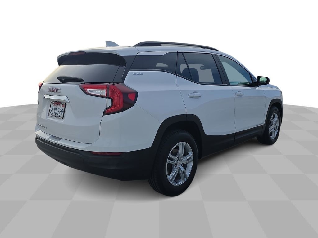 Used 2023 GMC Terrain SLE w/ Driver Convenience Package image 8