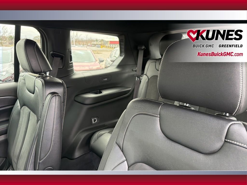 Used 2023 Jeep Grand Cherokee L Laredo image 32