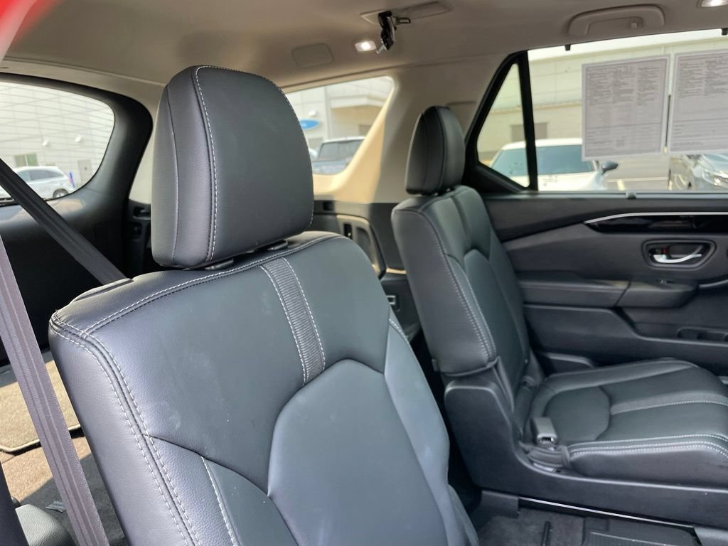 Certified 2025 Honda Pilot Touring image 37