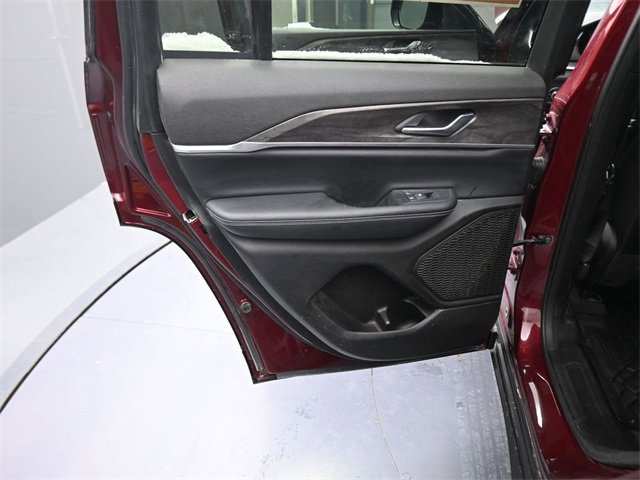 Used 2025 Jeep Grand Cherokee Limited w/ MOPAR Finishing Package image 15