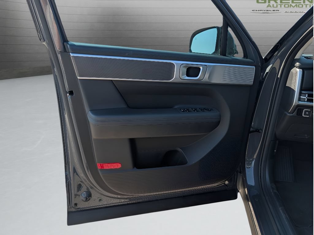 Used 2025 Hyundai Santa Fe SEL FWD image 14