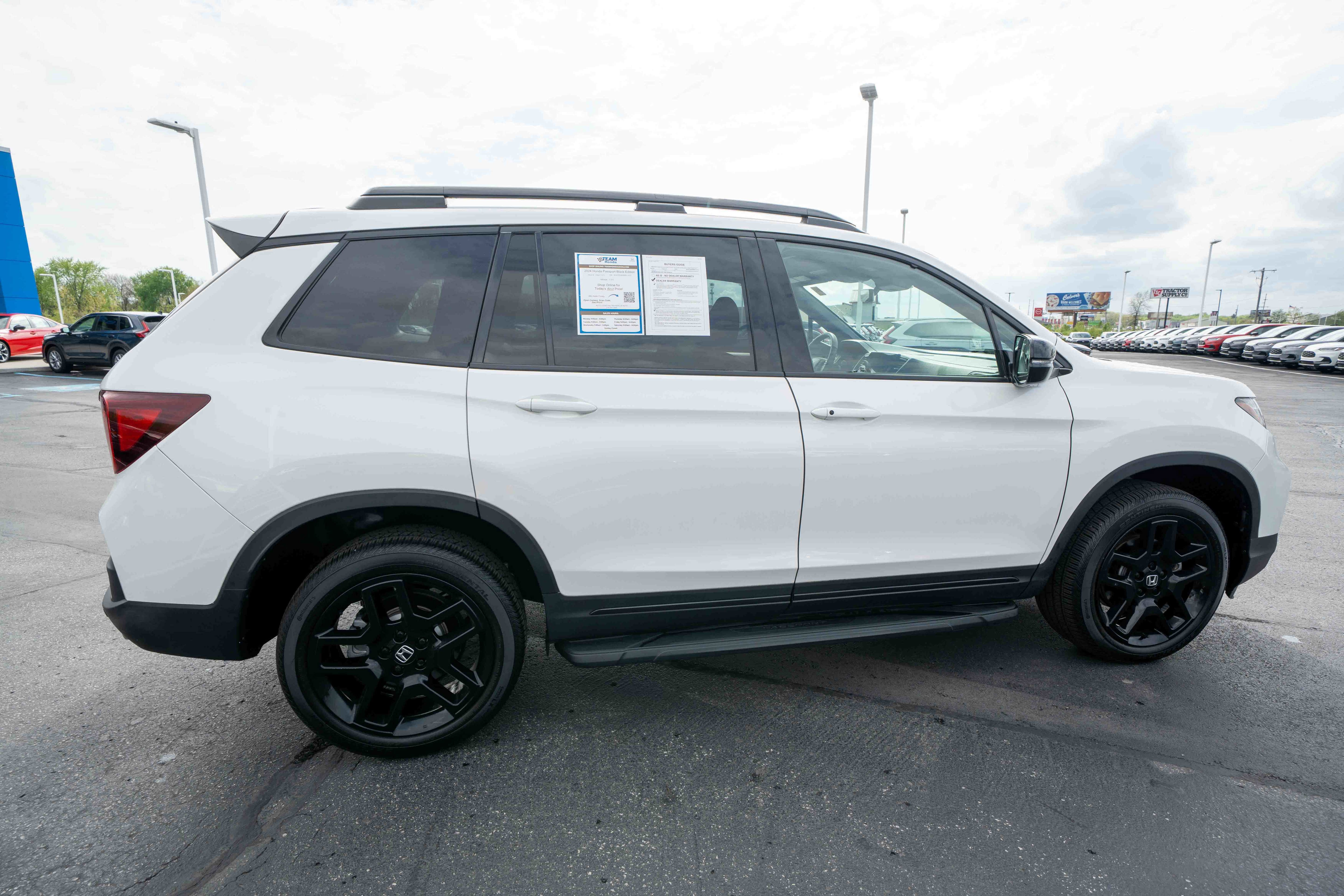 Used 2024 Honda Passport Black Edition image 6