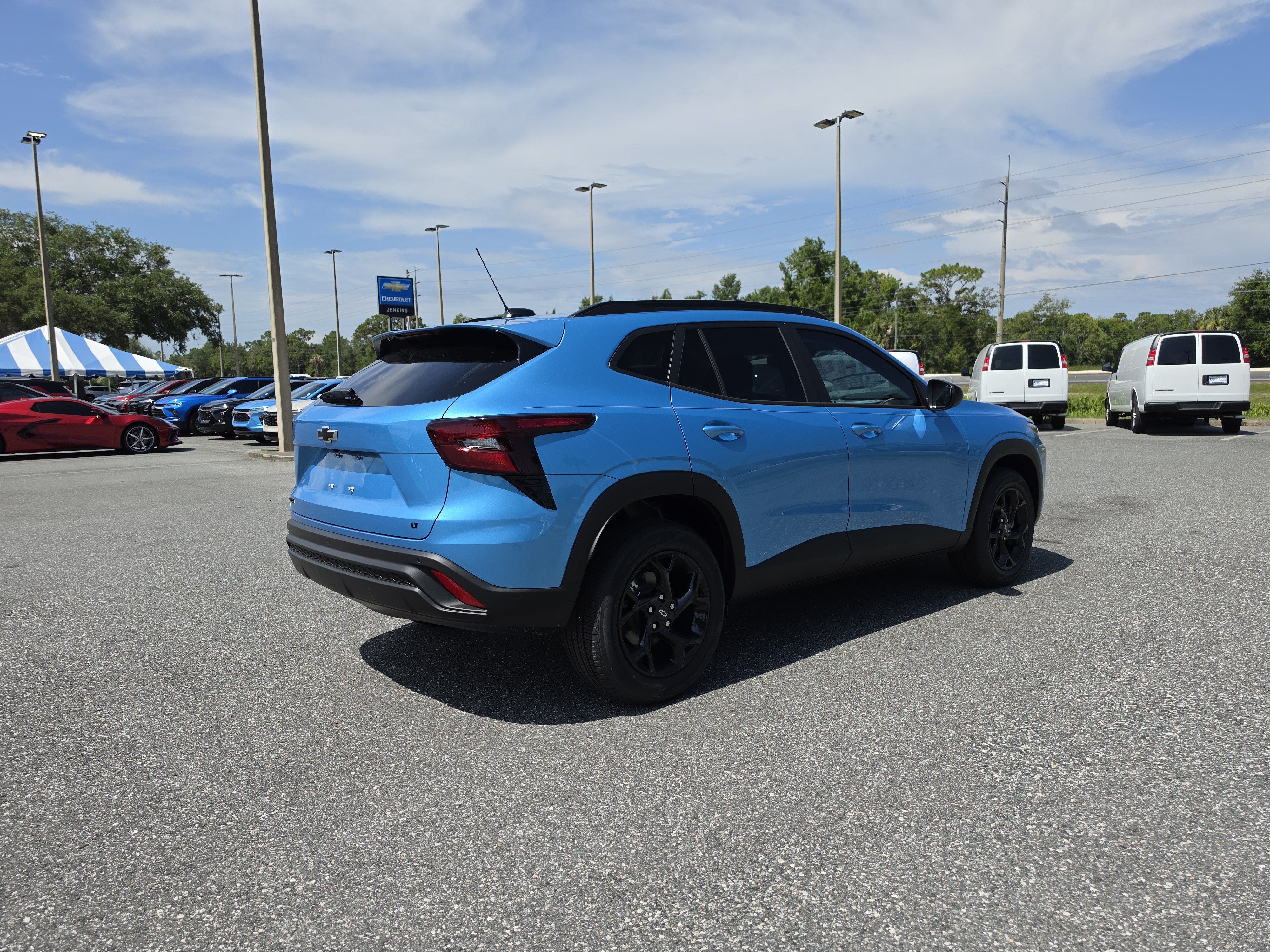 New 2026 Chevrolet Trax LT w/ Sunroof Package FWD image 5
