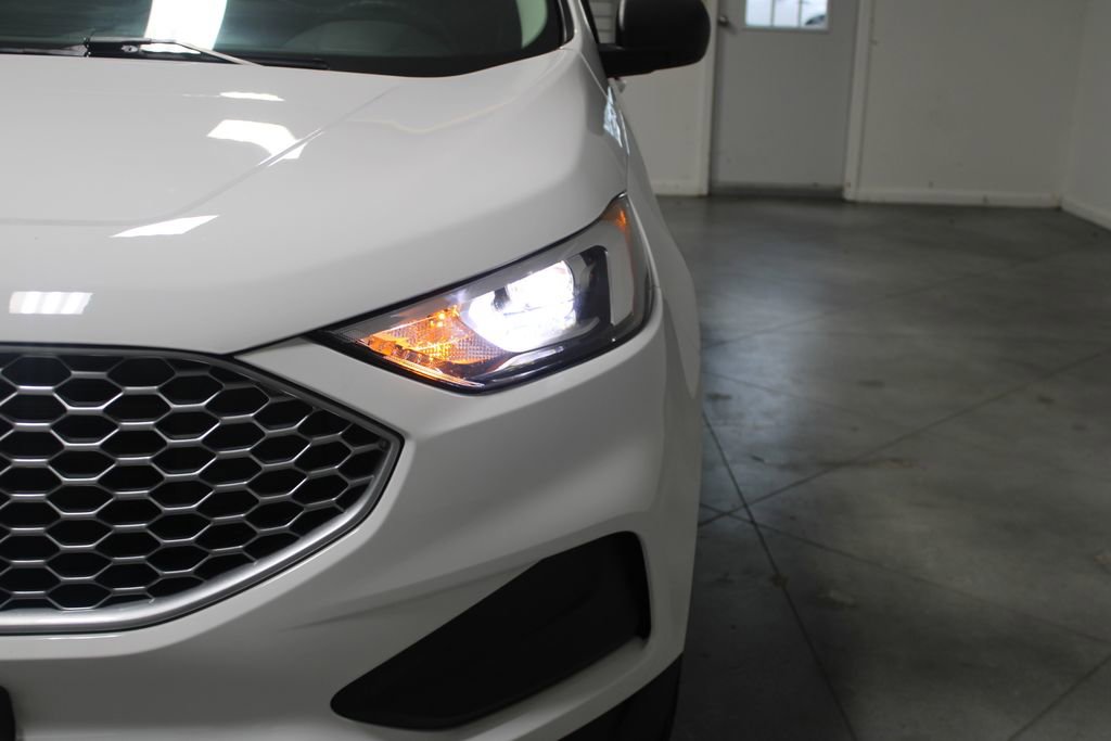 Used 2024 Ford Edge SE image 47