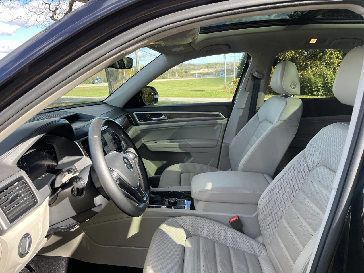 Used 2019 Volkswagen Atlas SEL Premium image 28