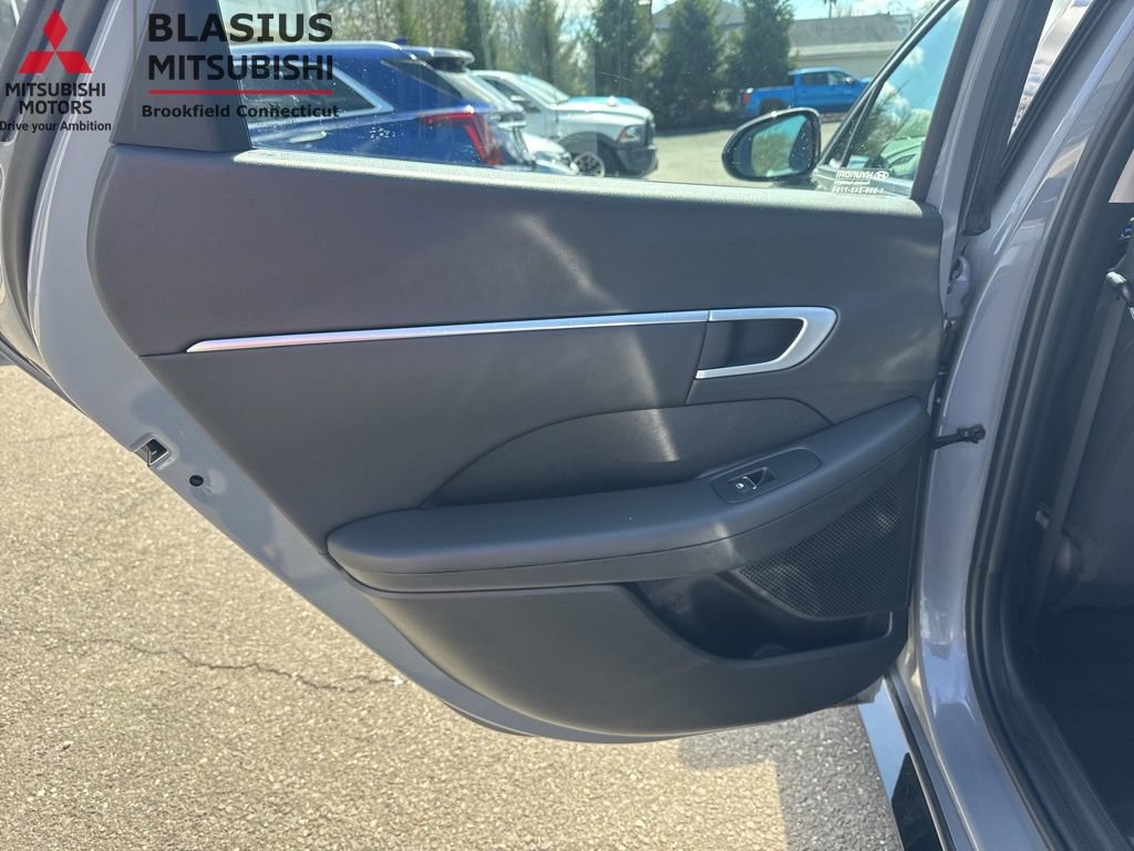 Used 2025 Hyundai Sonata SEL FWD image 32