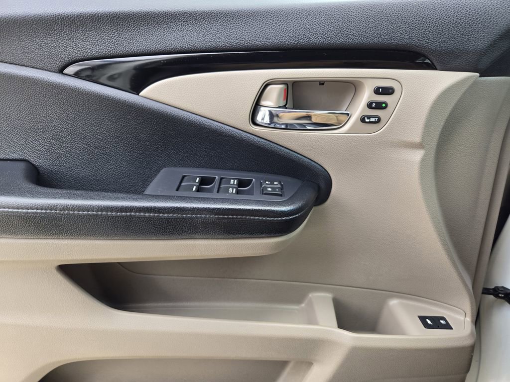 Used 2017 Honda Pilot Touring image 15