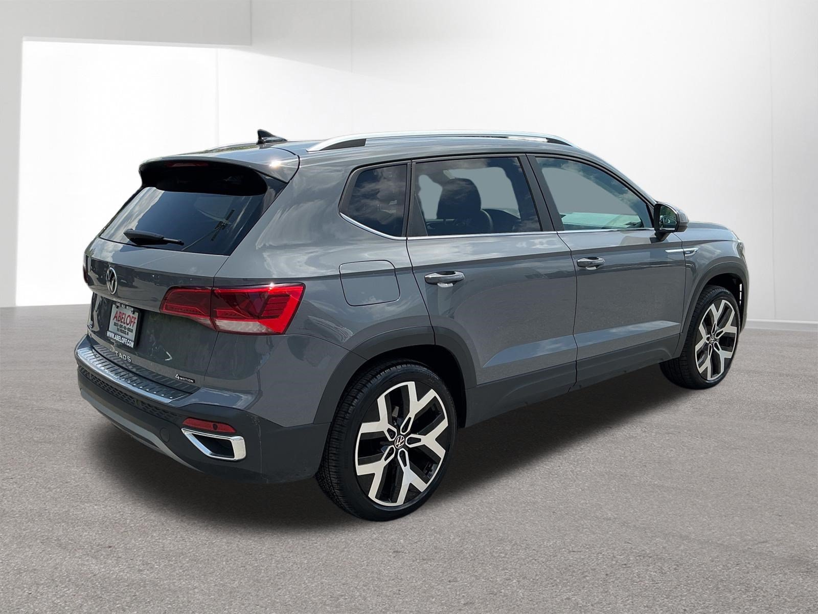 Used 2023 Volkswagen Taos SEL AWD/4WD image 3