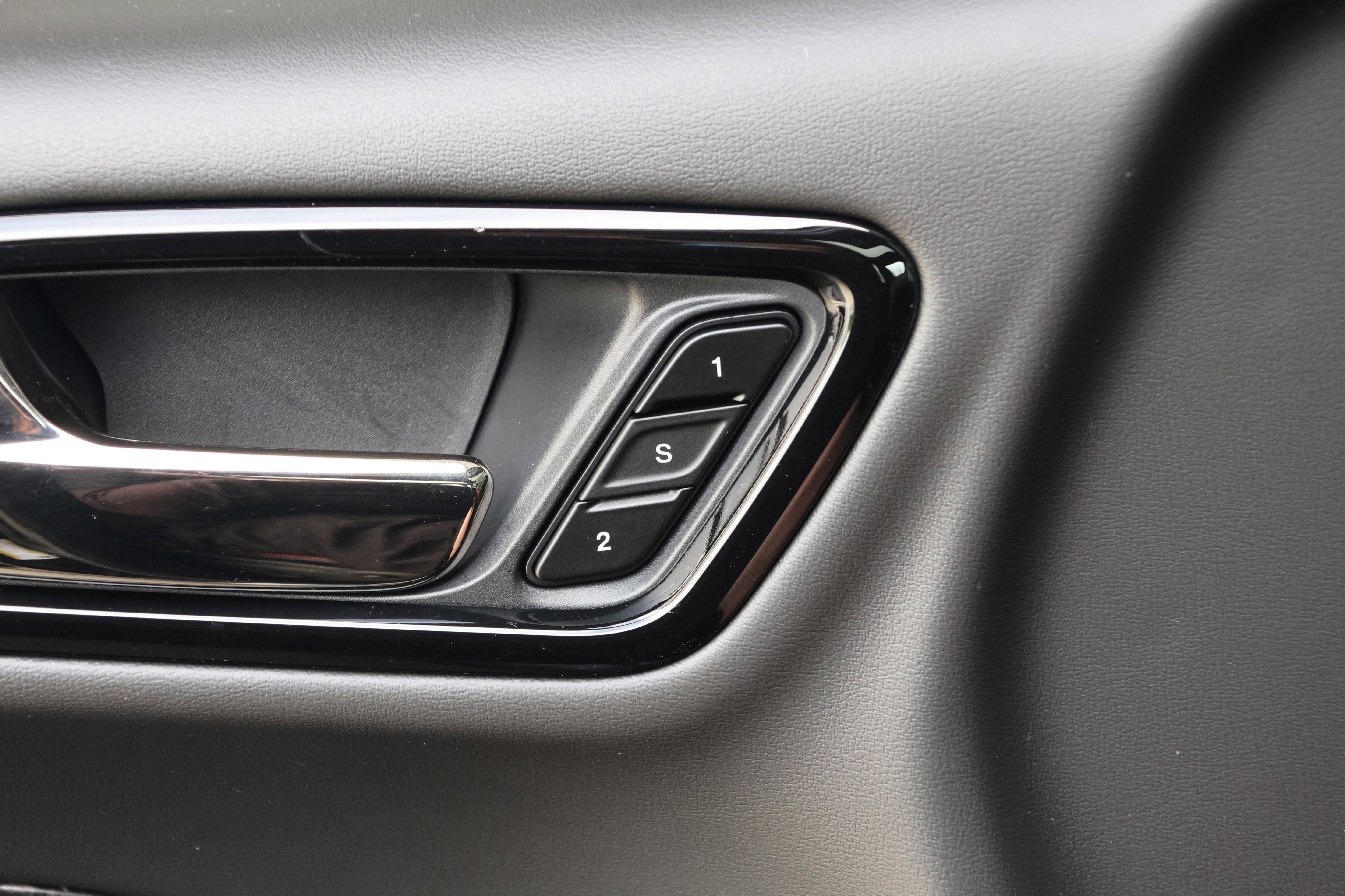 Used 2024 Dodge Durango SRT AWD/4WD image 13