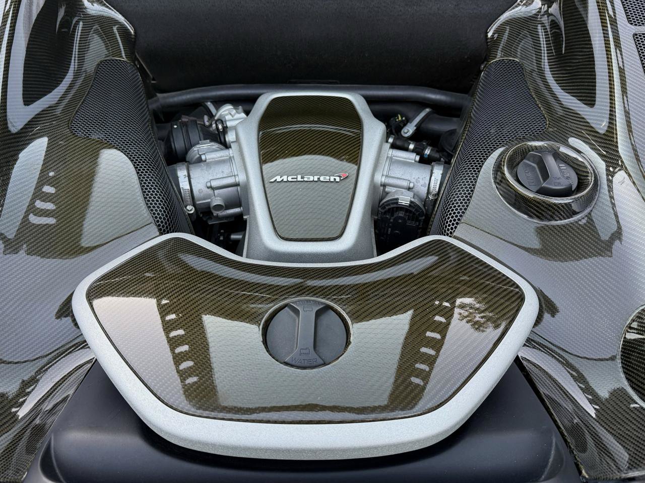 Used 2012 McLaren MP4-12C Coupe RWD image 11