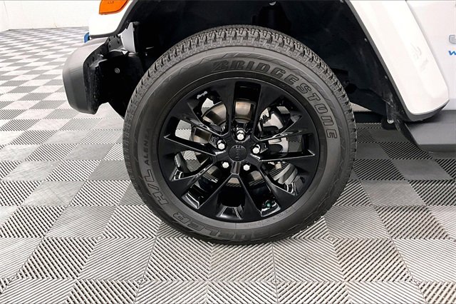 Used 2021 Jeep Wrangler Unlimited Sahara image 9