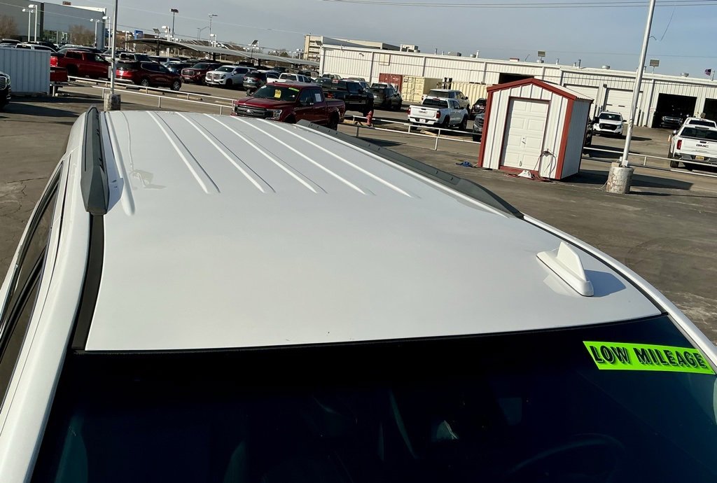 Used 2020 Chevrolet Suburban LT w/ Luxury Package image 12