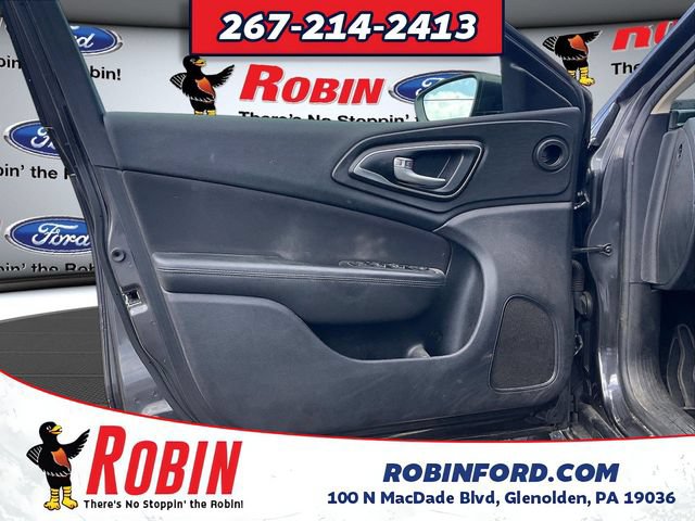 Used 2016 Chrysler 200 Limited FWD image 20
