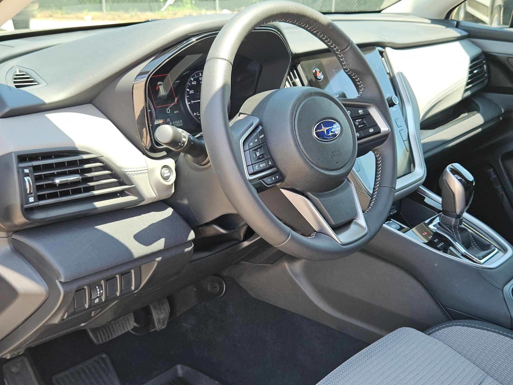 Used 2025 Subaru Outback Premium AWD/4WD image 10