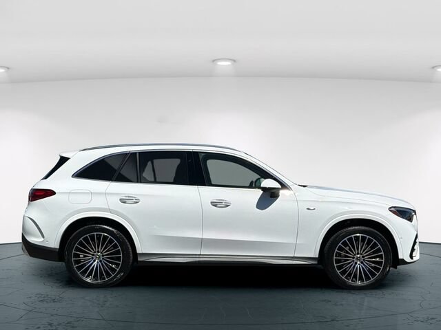 Used 2025 Mercedes-Benz GLC 350e 4MATIC image 8