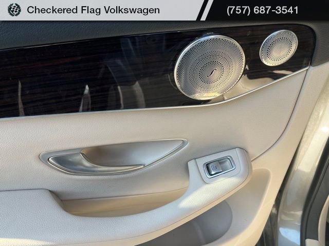 Used 2021 Mercedes-Benz GLC 300 4MATIC image 25