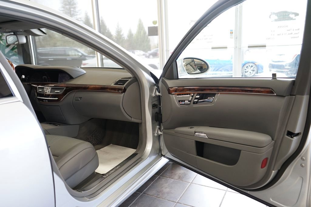 Used 2008 Mercedes-Benz S 550 4MATIC w/ AMG Sport Pkg image 44