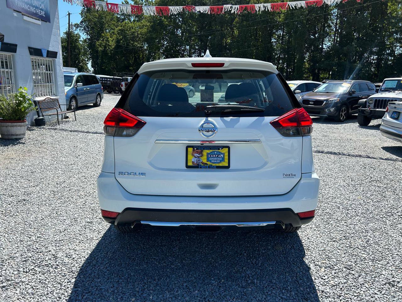 Used 2017 Nissan Rogue S image 4