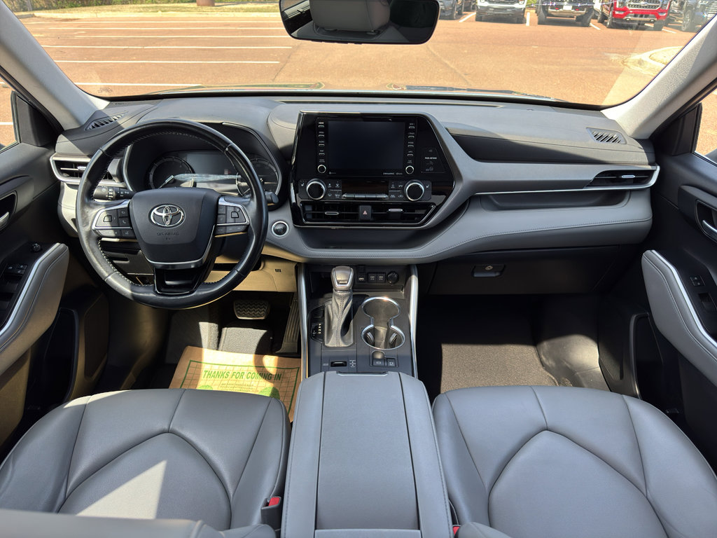 Used 2021 Toyota Highlander XLE image 21