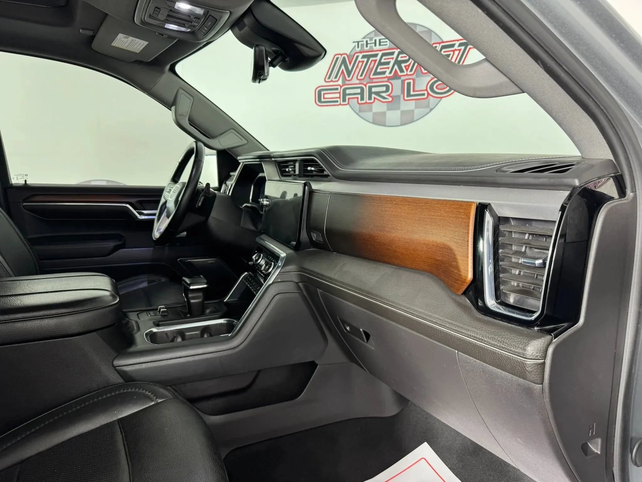 Used 2024 GMC Sierra 1500 Denali w/ Denali Reserve Package AWD/4WD image 12