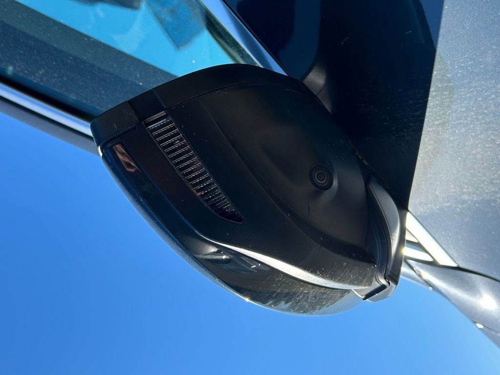 Used 2019 Audi e-tron Premium Plus image 24