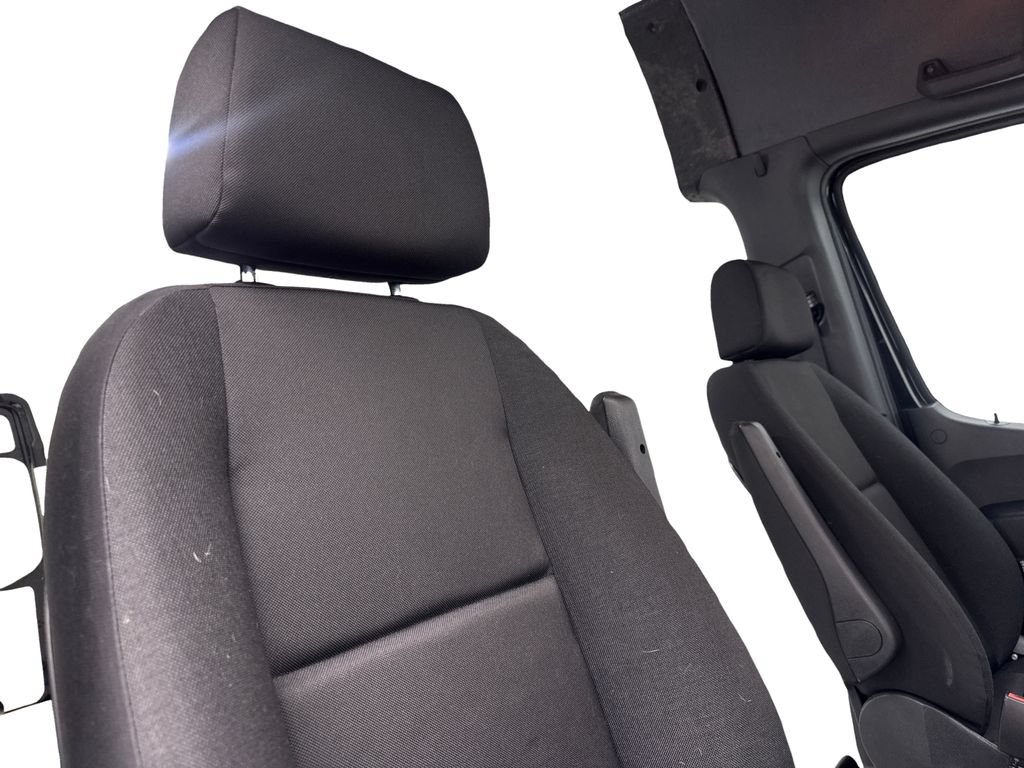 Used 2024 Mercedes-Benz Sprinter 2500 image 37