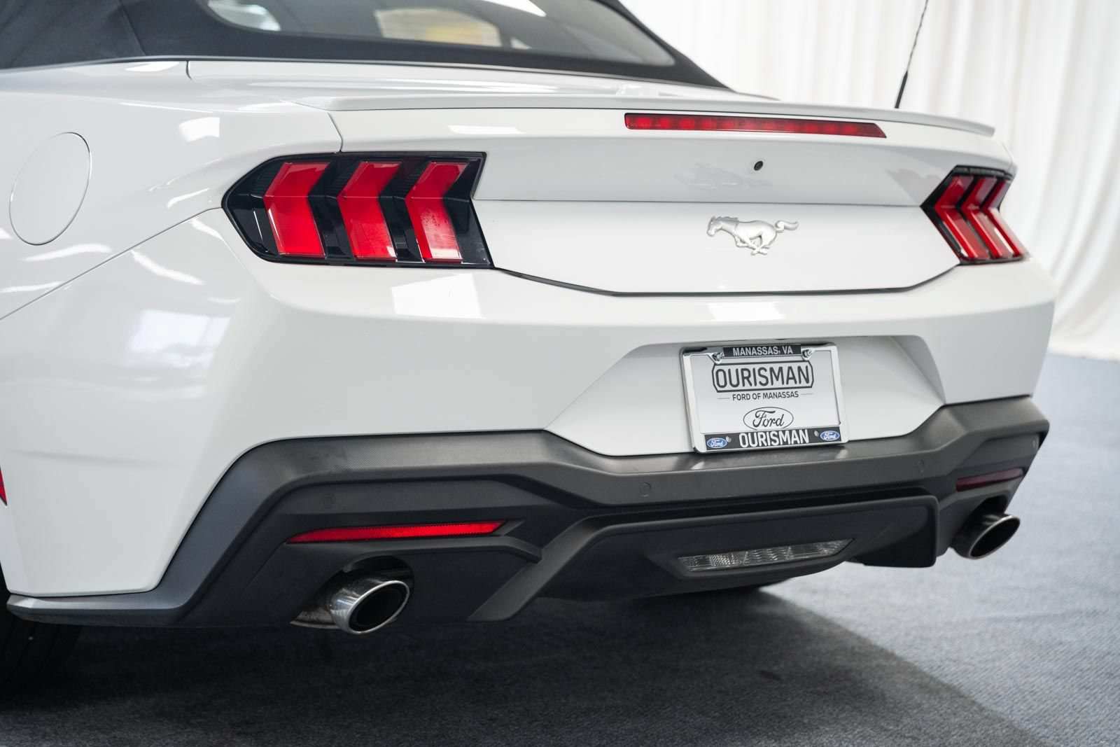 Used 2024 Ford Mustang Premium RWD image 5