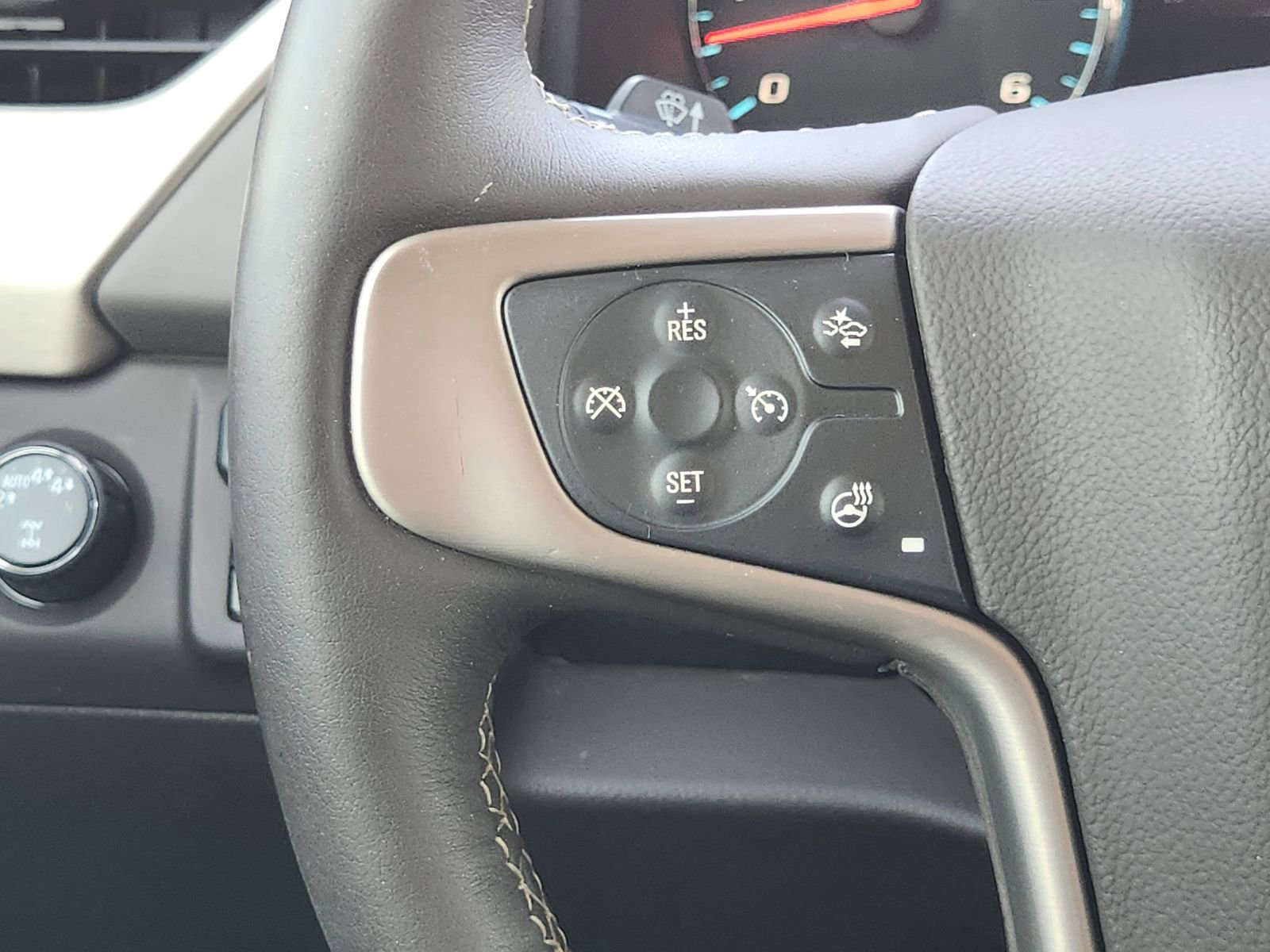 Used 2018 GMC Yukon XL Denali w/ Open Road Package AWD/4WD image 31
