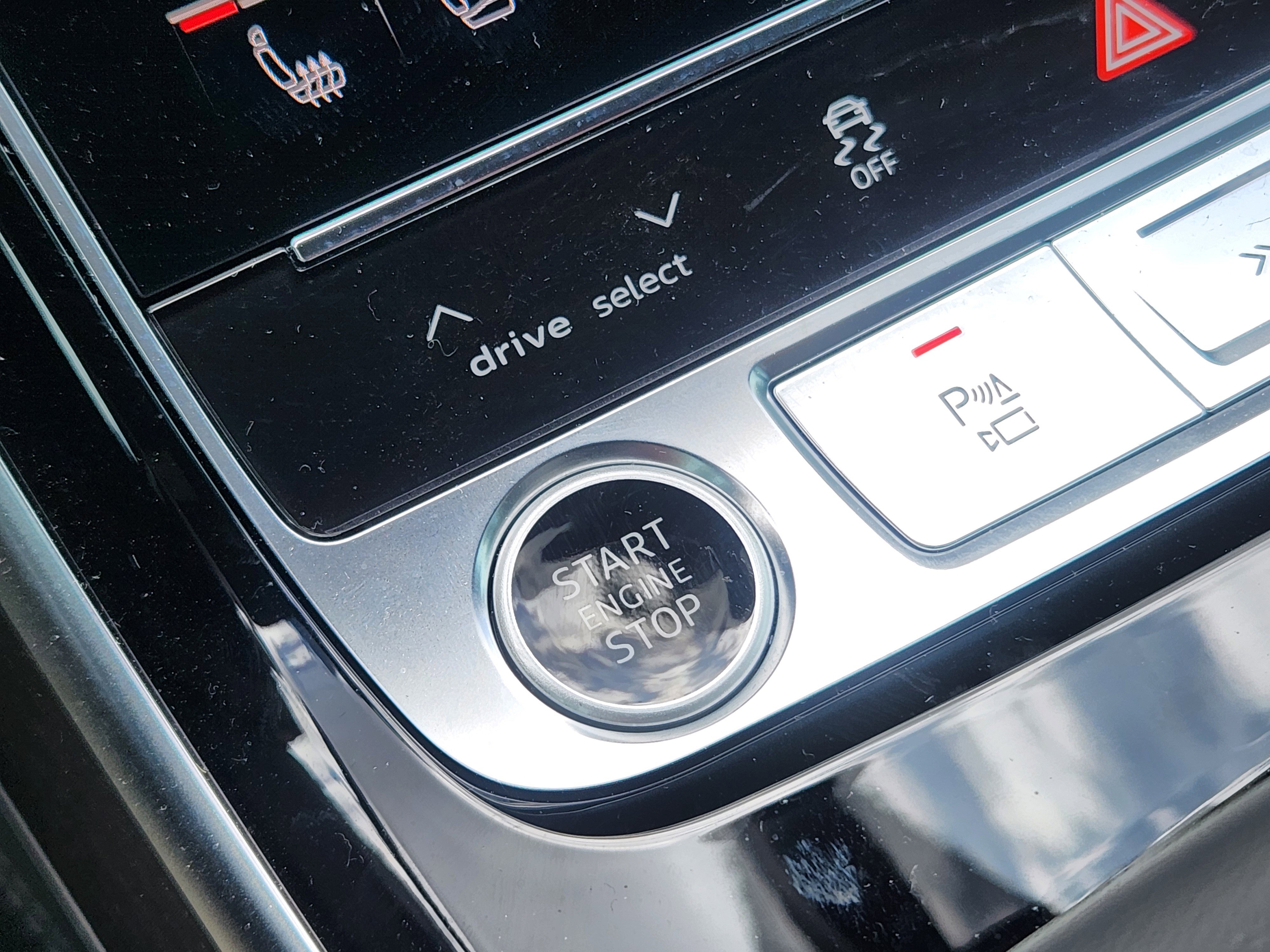 Used 2025 Audi A8 L 3.0T image 29