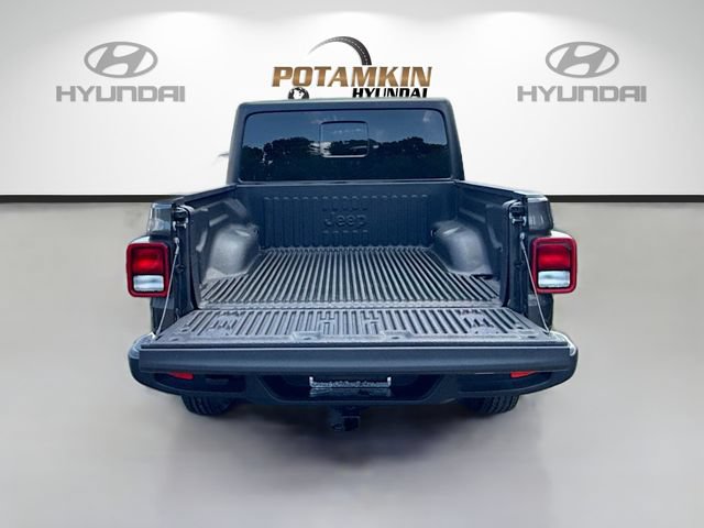 Used 2025 Jeep Gladiator Sport AWD/4WD image 24