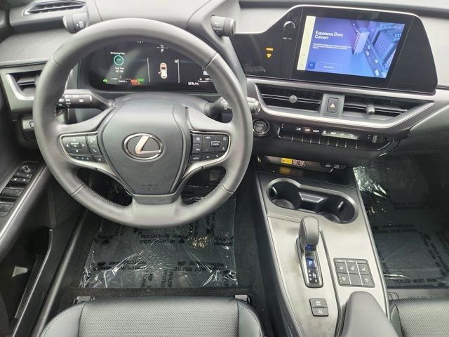 Used 2025 Lexus UX 300h FWD w/ Accessory Package (Z2) image 28