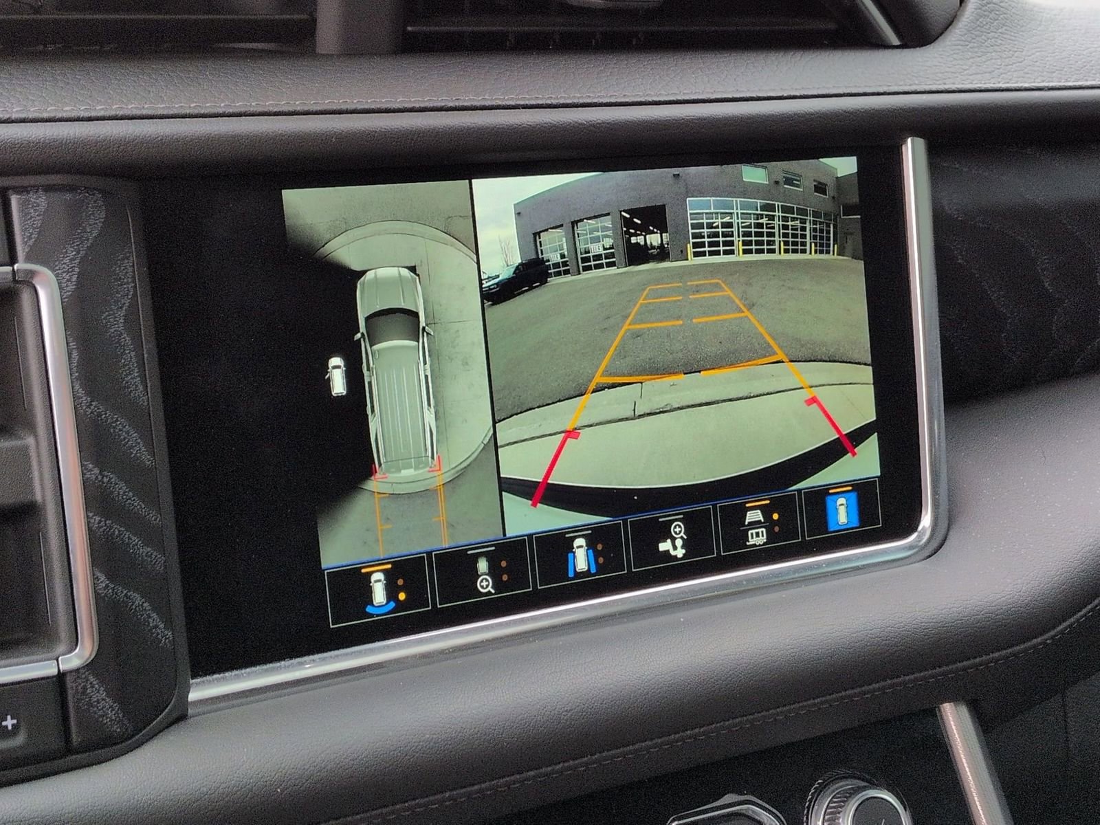 Used 2024 GMC Yukon XL Denali w/ Max Trailering Package image 34