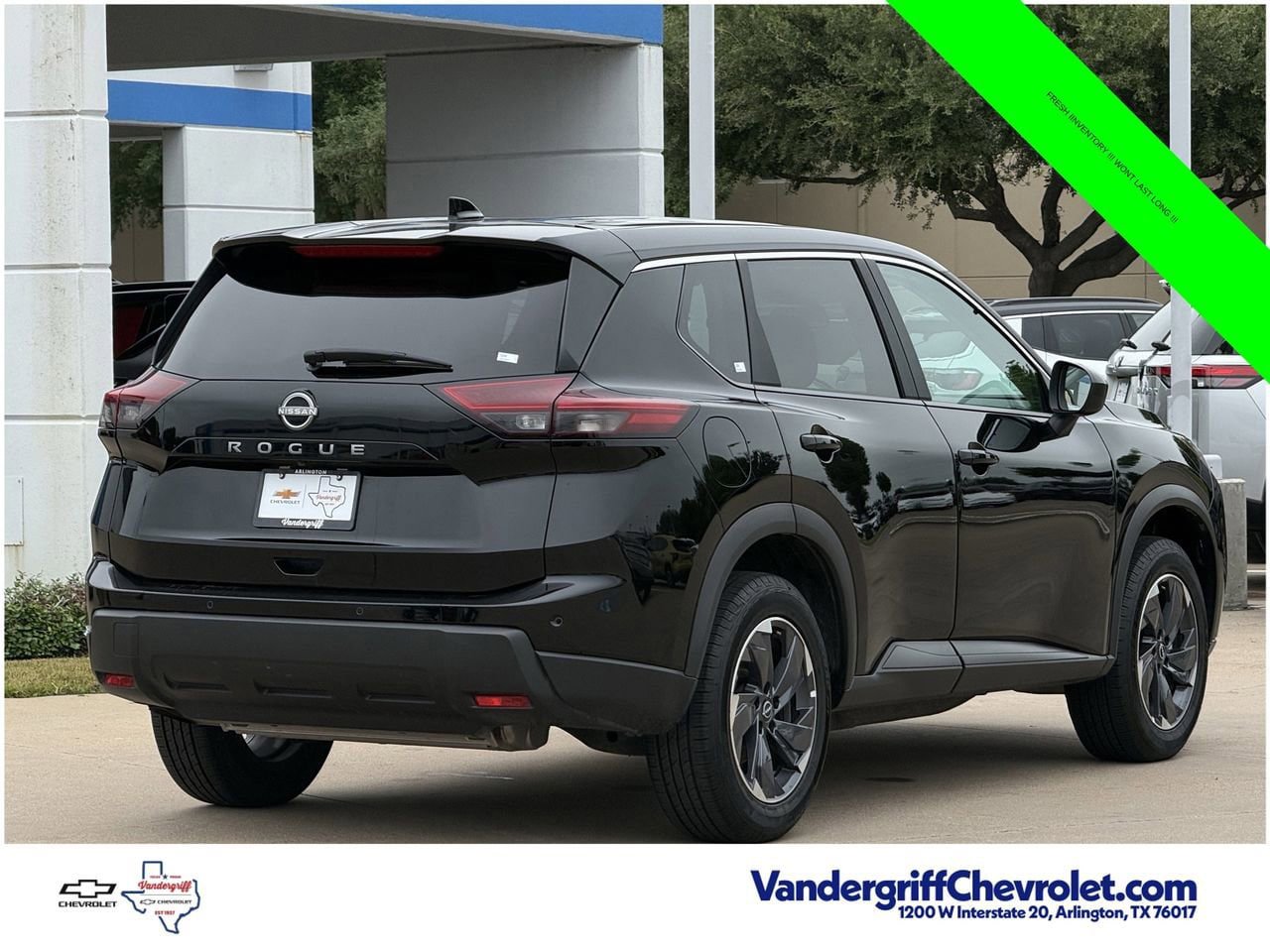 Used 2025 Nissan Rogue SV FWD image 4
