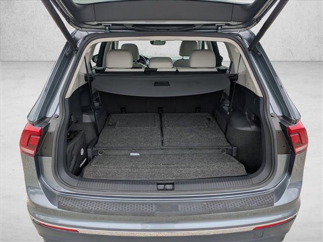 Used 2018 Volkswagen Tiguan SEL Premium AWD/4WD image 6